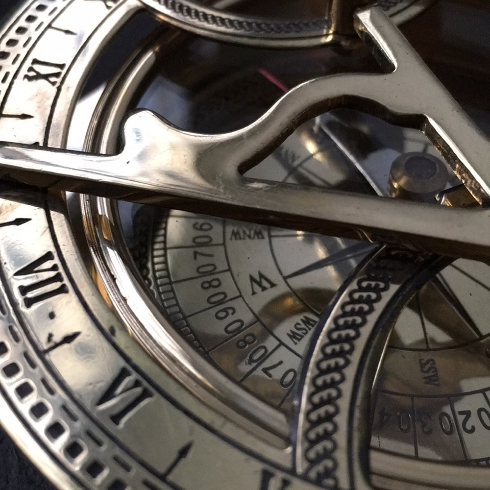 Antique compass 🧭 - Picture 2 of 3